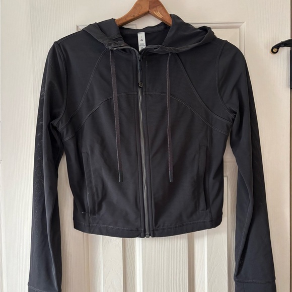 lululemon athletica Define Cropped Hooded Jacket *MESH* size 6 - Picture 2 of 8